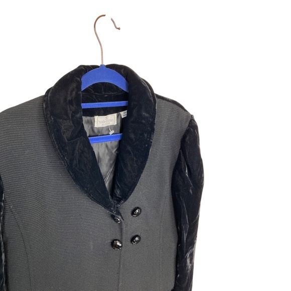 Valentino Boutique Vintage Velvet Jacket - Picture 4 of 8